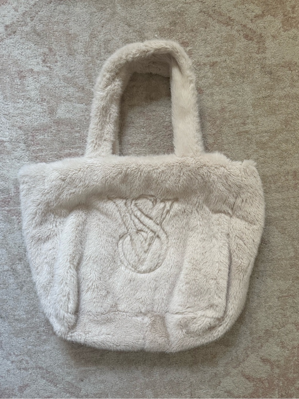Y2K Victoria's Secret Plush Faux-Fur Tote/overnight bag in Light Cream